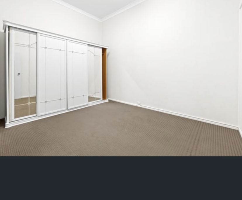 Unfurnished room in a flatshare