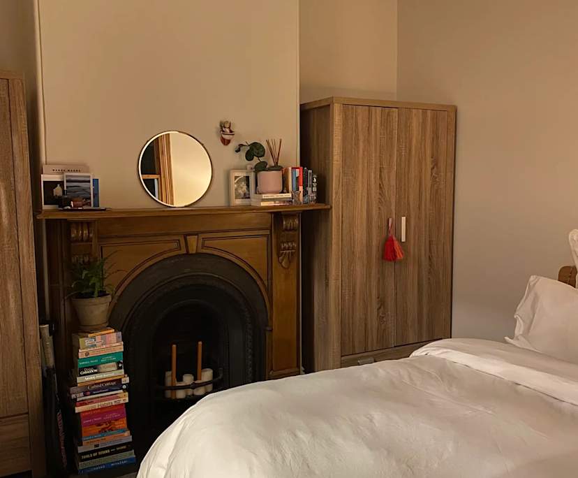 Room in a share house