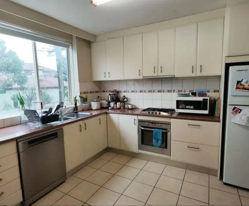 Furnished room in a flatshare