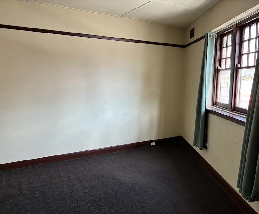 Whole property with 2 rooms for rent