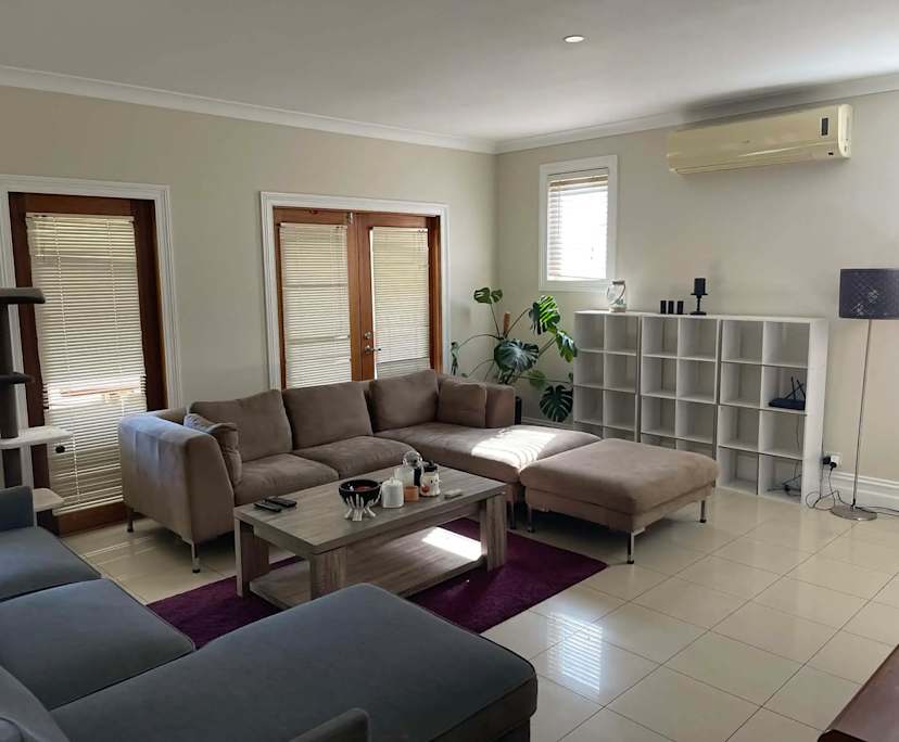 Room in a share house