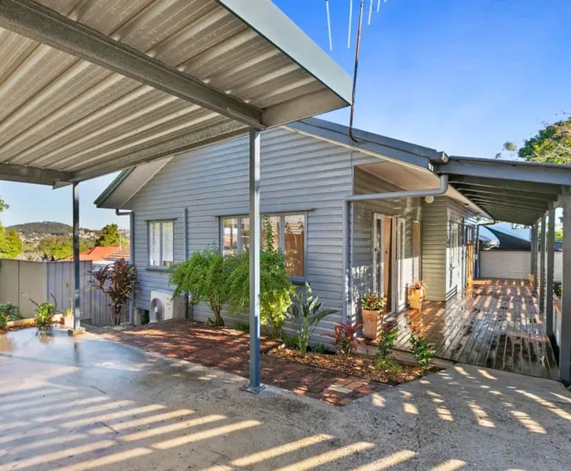 Room for Rent in Holland Park, Brisbane 230, Unfu...