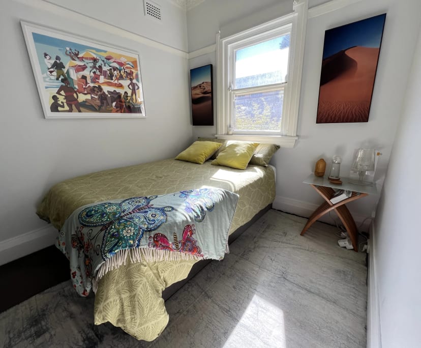 Furnished room in a flatshare