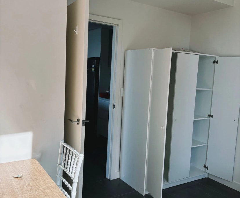 Furnished room in a flatshare