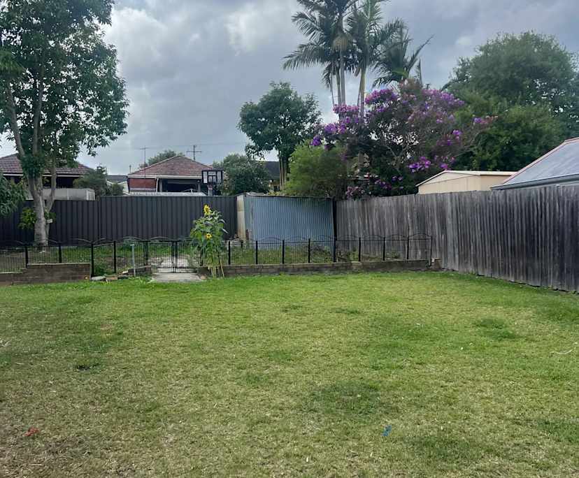 $1,300, Homestay, 2 bathrooms, Kingsgrove NSW 2208