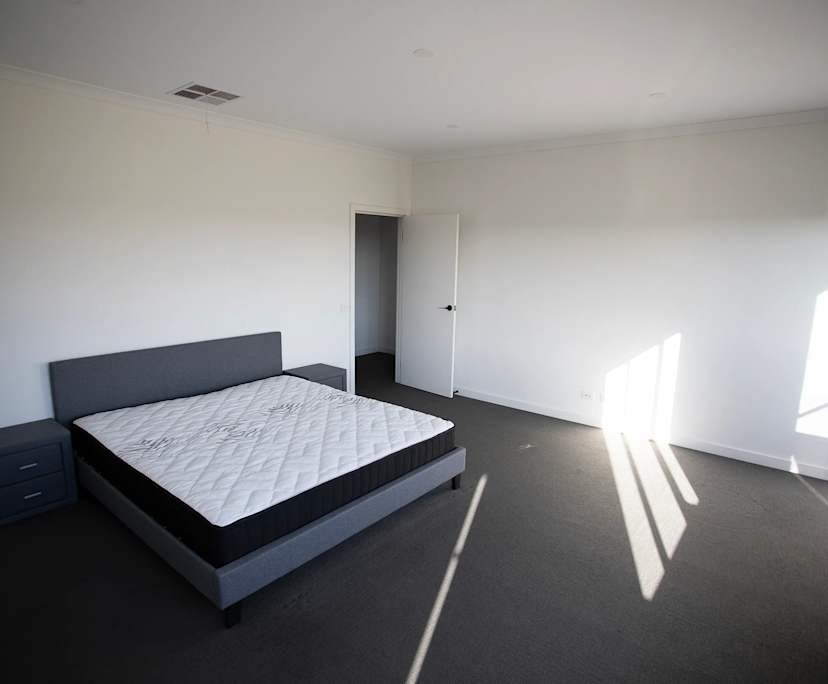 $250-350, Share-house, 2 rooms, Officer VIC 3809, Officer VIC 3809