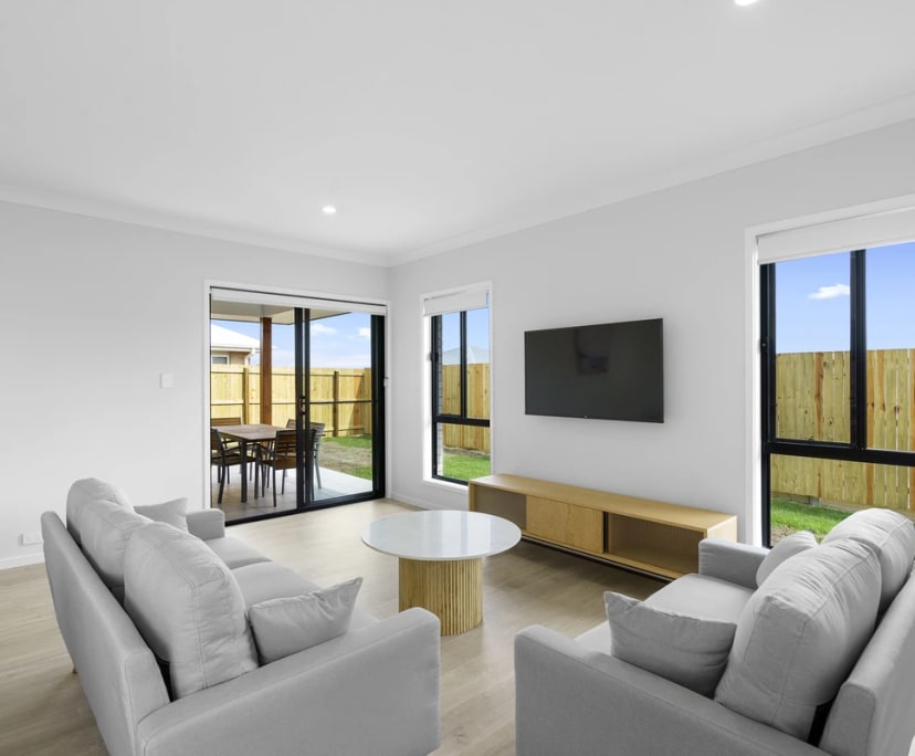 2 Rooms for Rent in Ripley, QLD 300, Furnished, E...