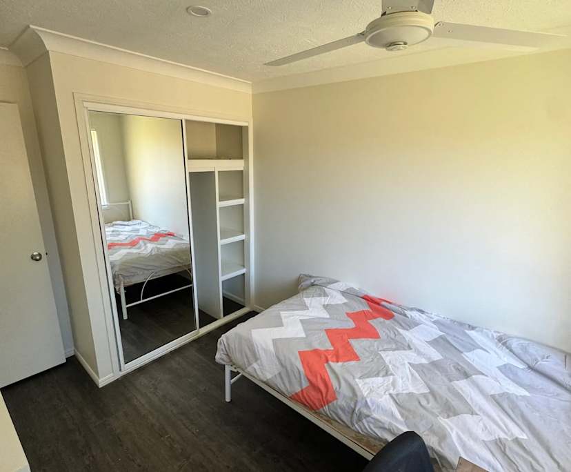 $320, Student-accommodation, 2 rooms, Benowa QLD 4217, Benowa QLD 4217