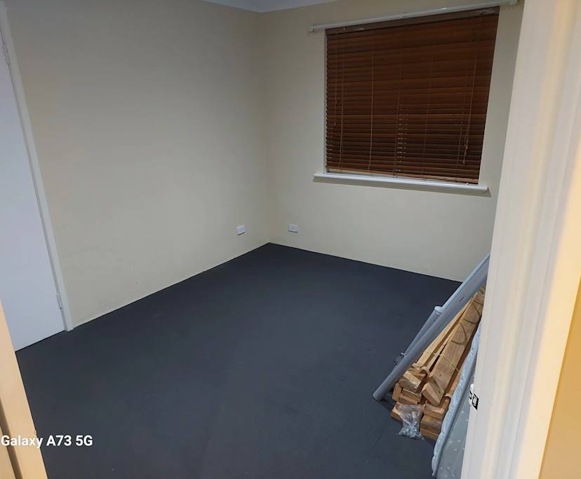 Room in a share house
