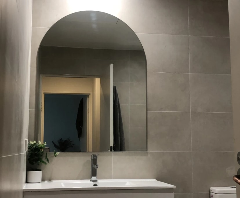 Unfurnished room in a flatshare