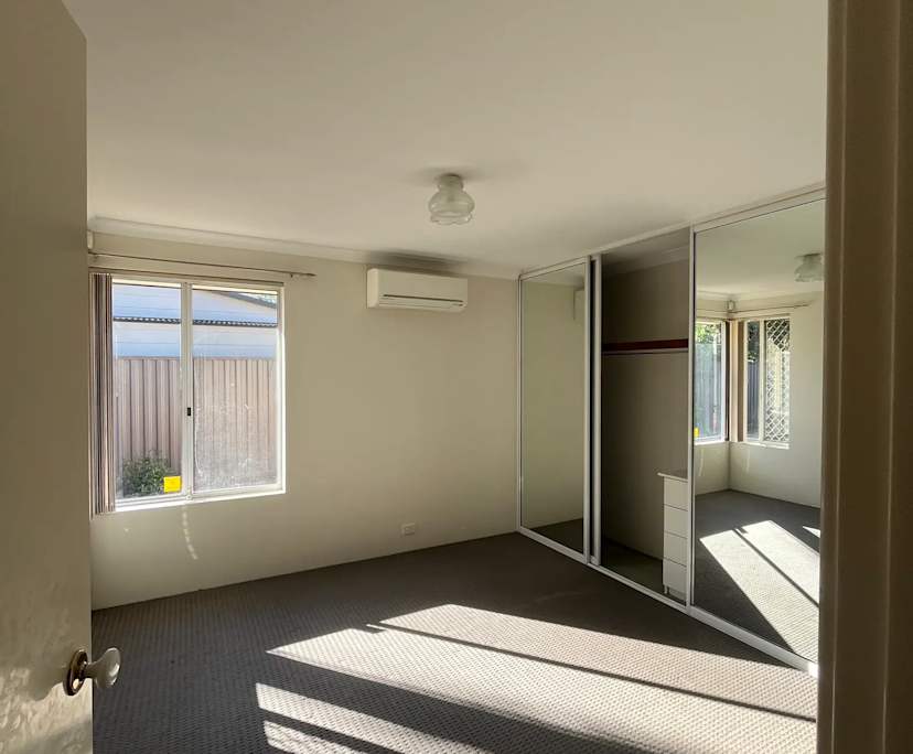 Room in a share house