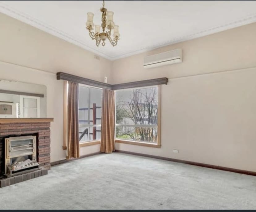 Unfurnished room in a share house