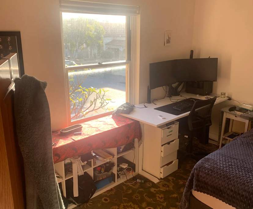 Furnished room in a share house