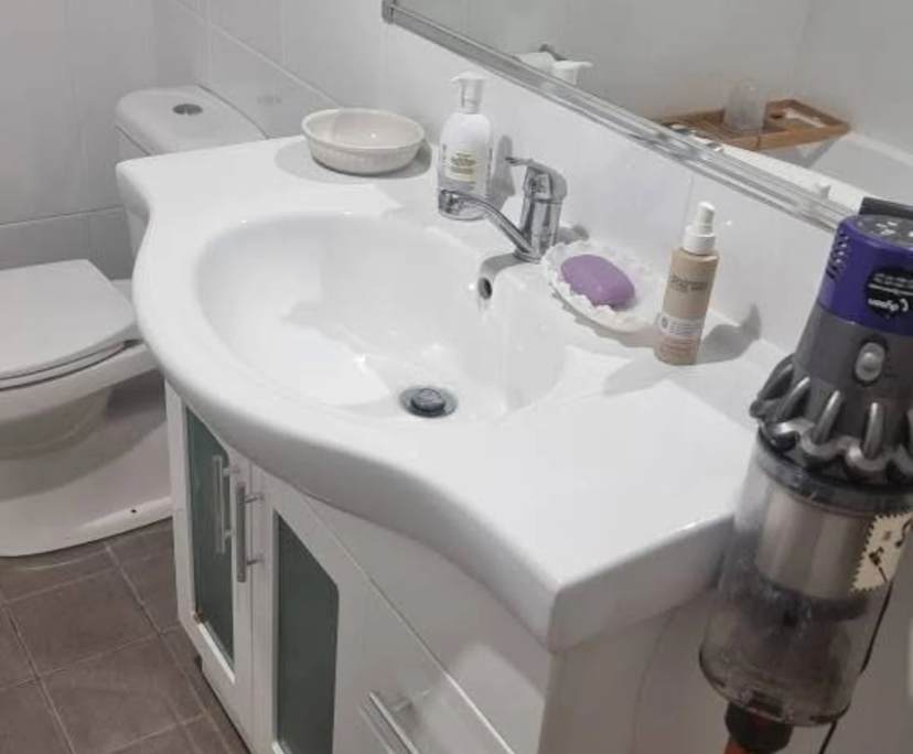 Furnished room with own bathroom