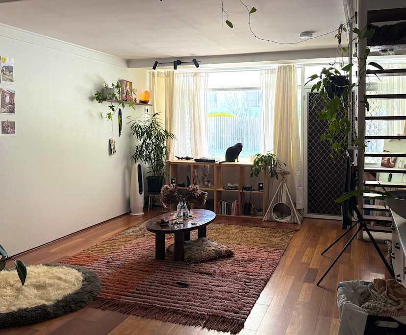 Unfurnished room in a flatshare