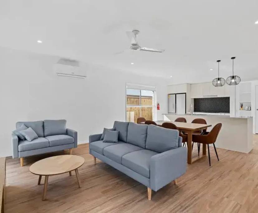 $300, Share-house, 3 bathrooms, White Rock QLD 4306