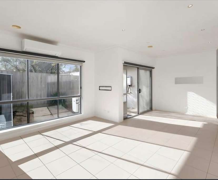 Unfurnished room in a share house