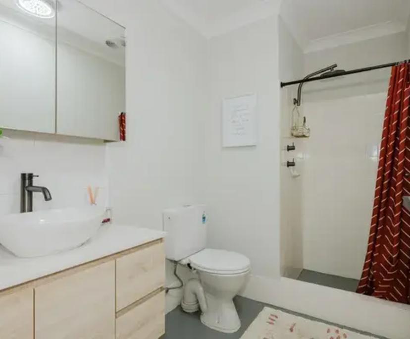 $350, Flatshare, 2 bathrooms, Attadale WA 6156