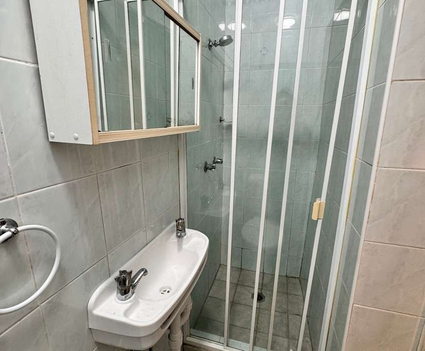 $400, Studio, 1 bathroom, Enmore NSW 2042