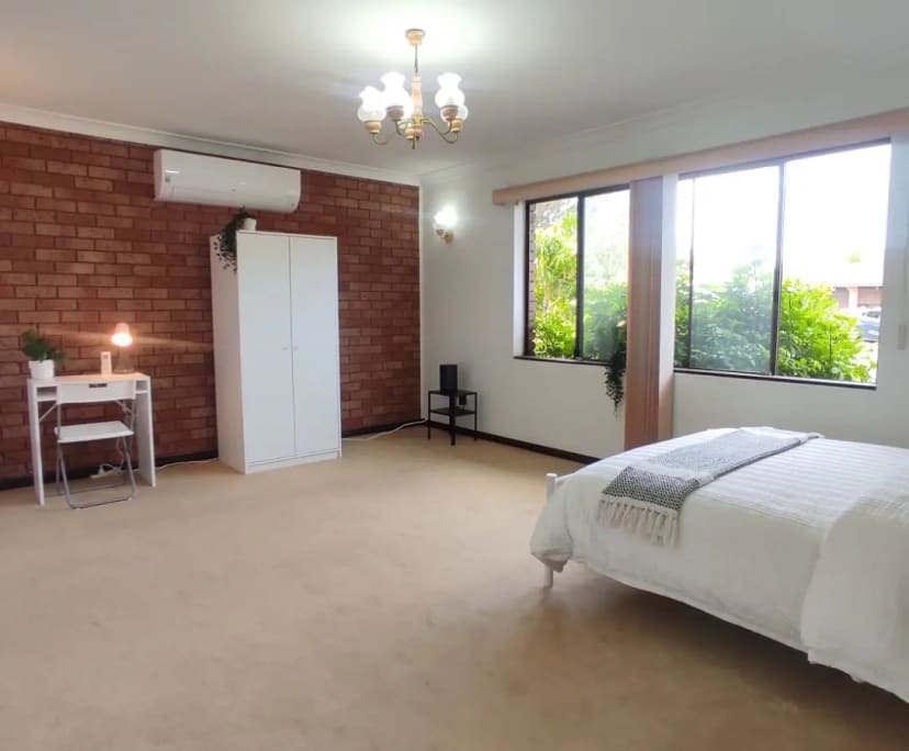 3 Rooms for Rent in Prairiewood, Sydney 240, Furn...