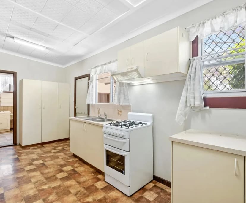 $350, Share-house, 3 bathrooms, Bassendean WA 6054