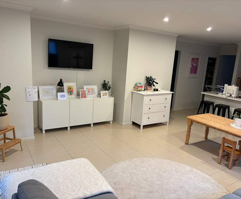 Room in a share house