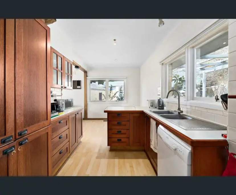 Room in a share house