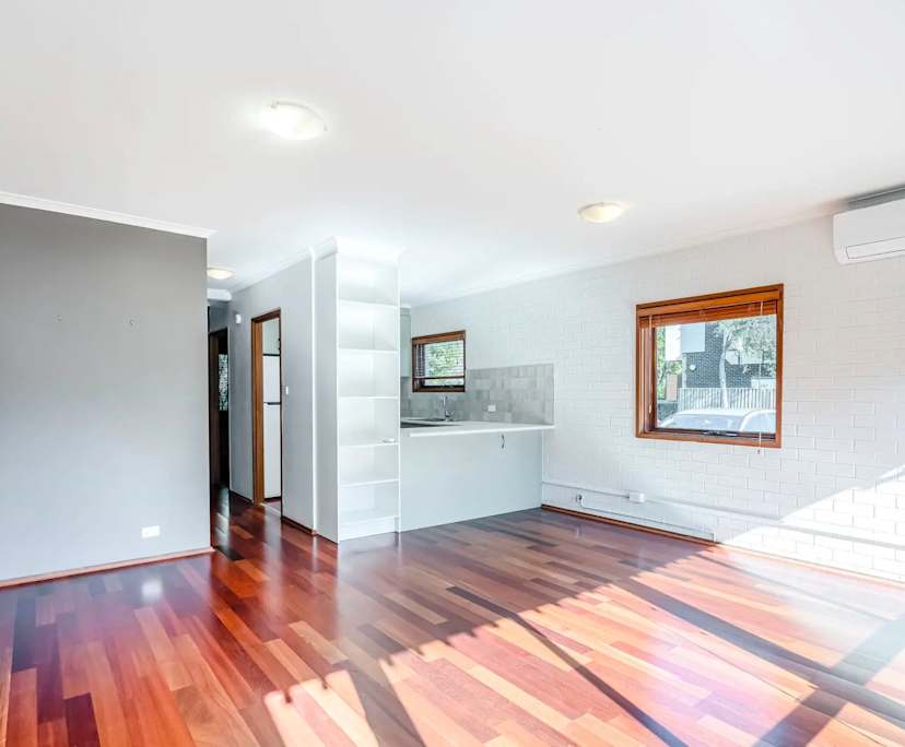 Whole property with 2 rooms for rent