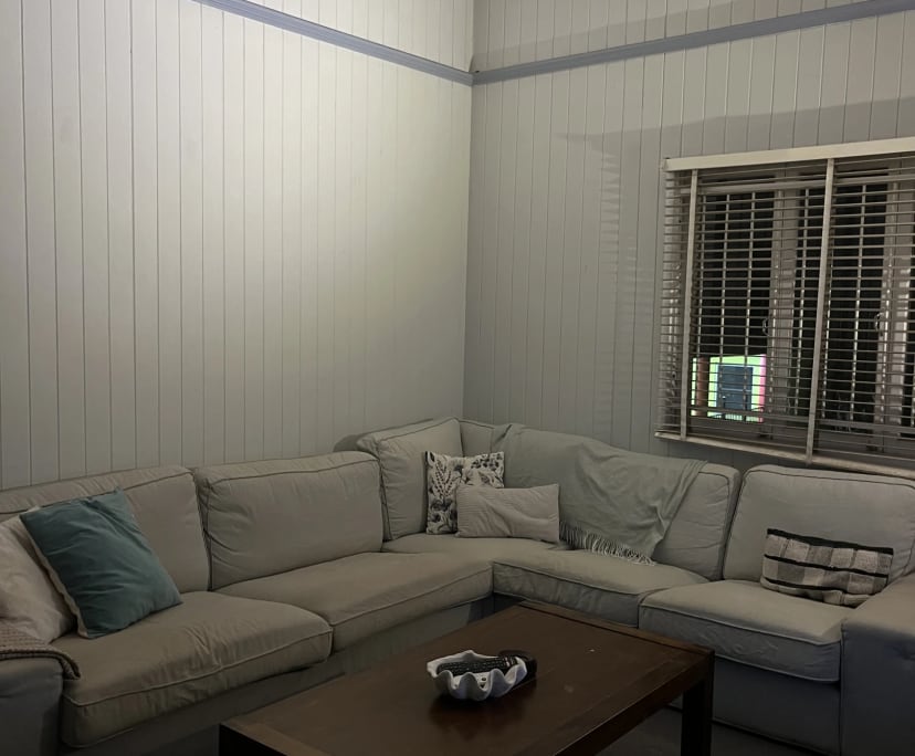 Room in a share house