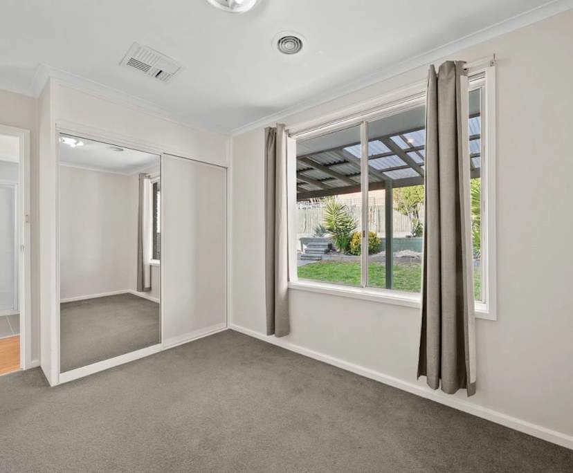 Room in a share house