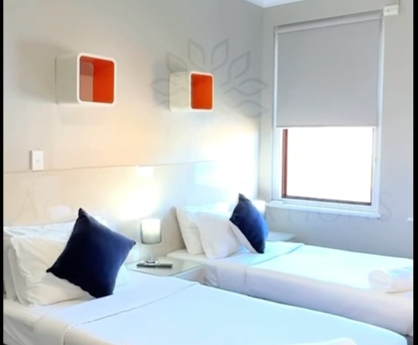 Furnished room with ensuite in a flatshare