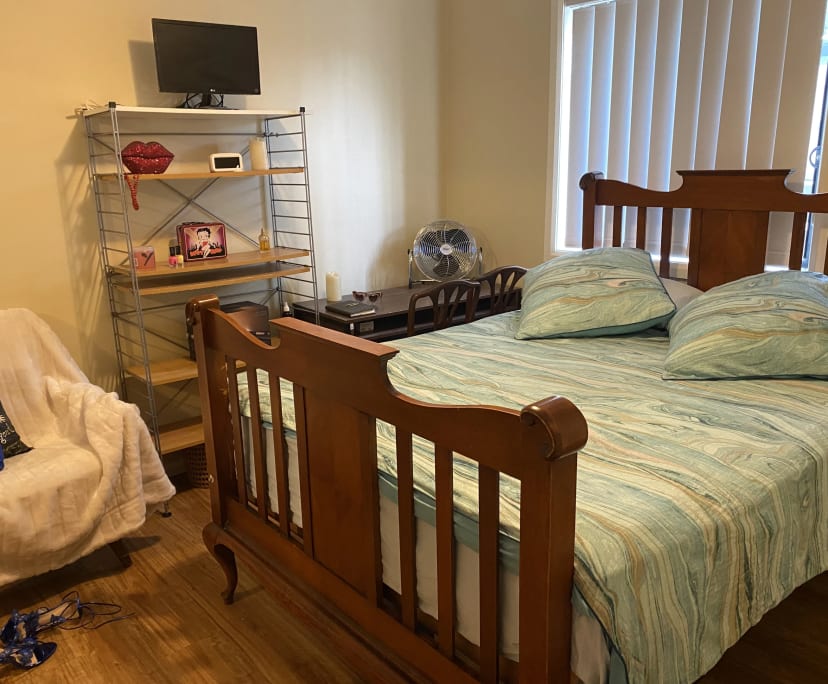 Furnished room with own bathroom