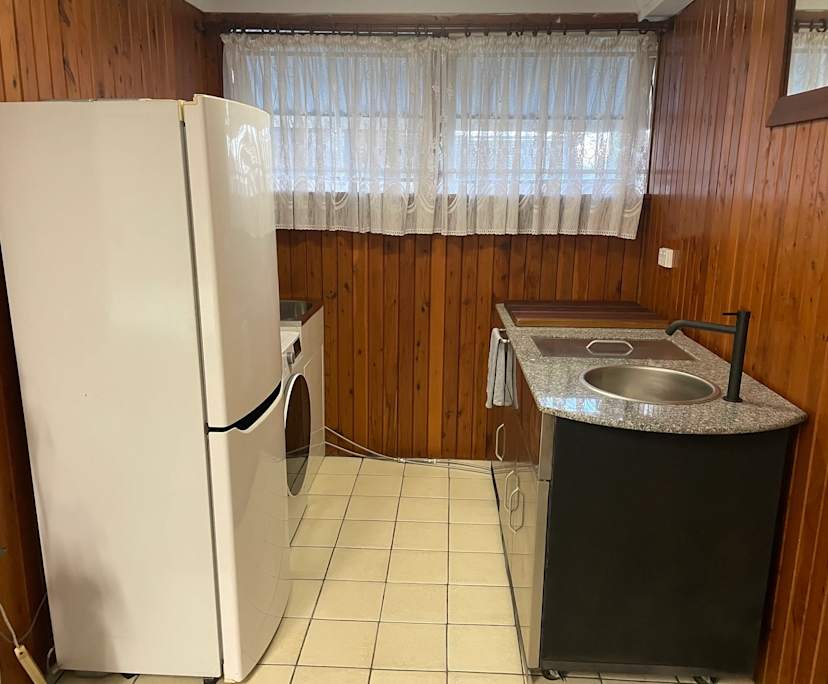 $400, Whole-property, 1 bathroom, Wavell Heights QLD 4012