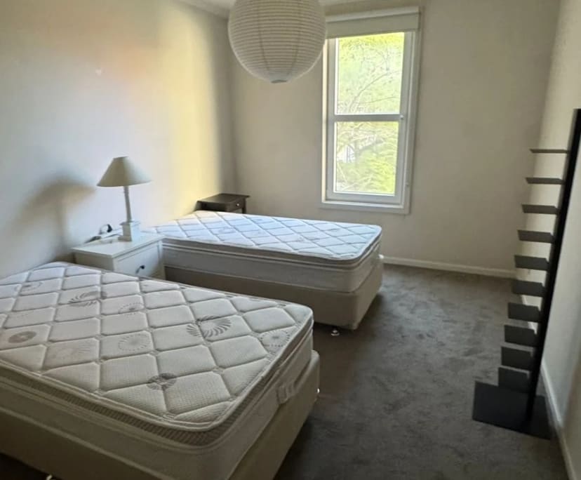 Furnished room in a flatshare
