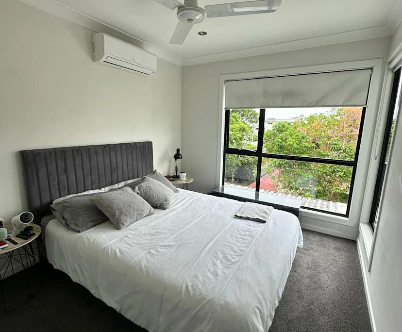 $350, Share-house, 3 bathrooms, Coorparoo QLD 4151