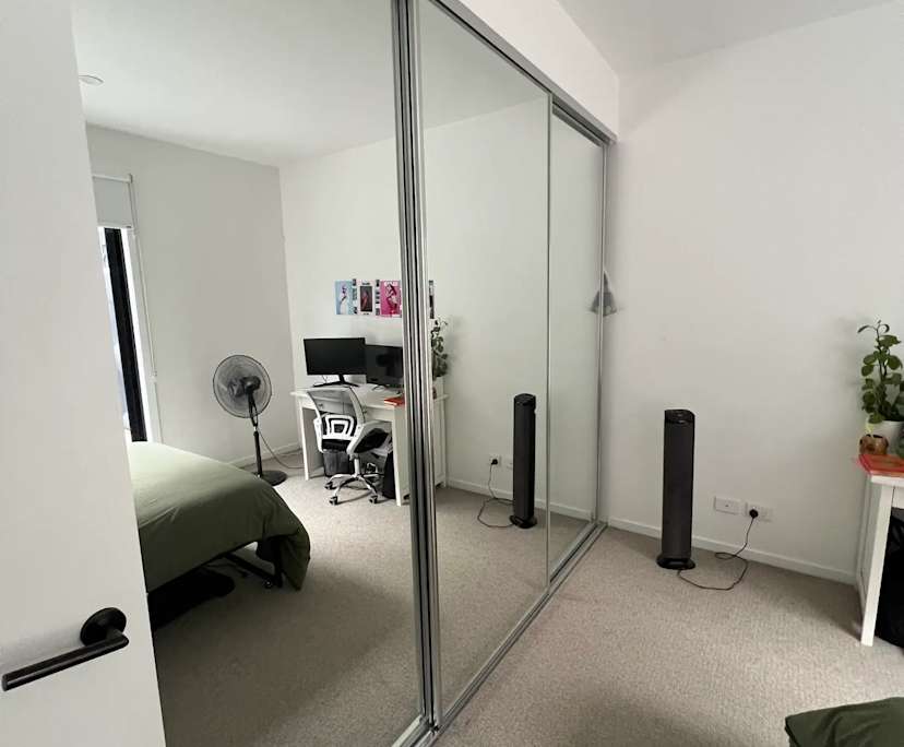 Unfurnished room in a share house