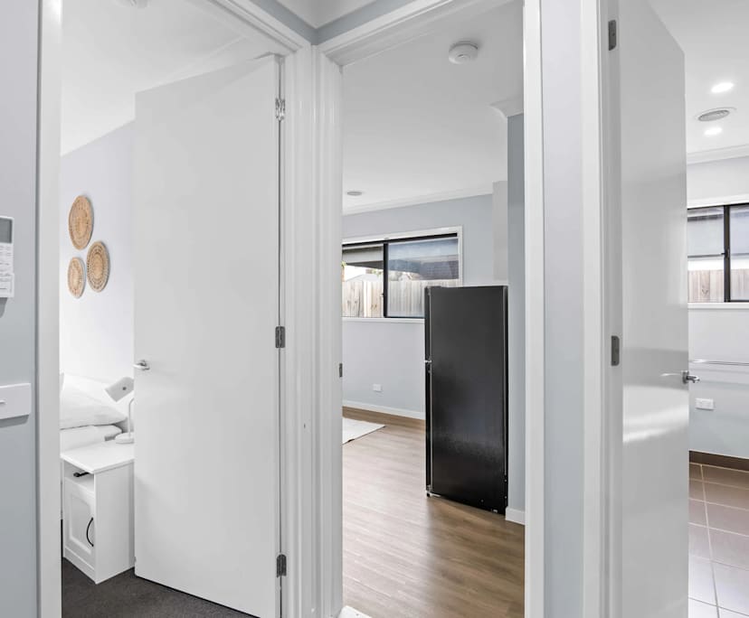 $300, Share-house, 6 bathrooms, Diggers Rest VIC 3427