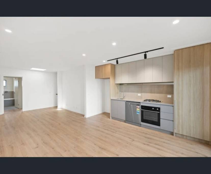 Unfurnished room with own bathroom