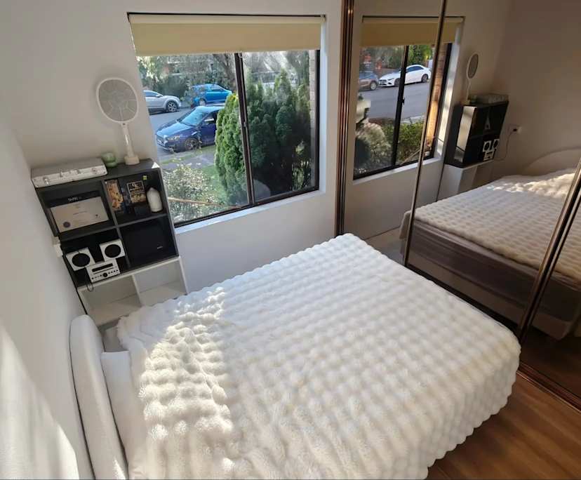 Room in a share house