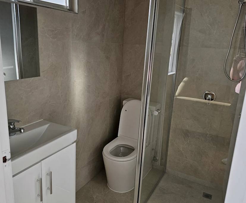 $320, Student-accommodation, 6 bathrooms, West End QLD 4101