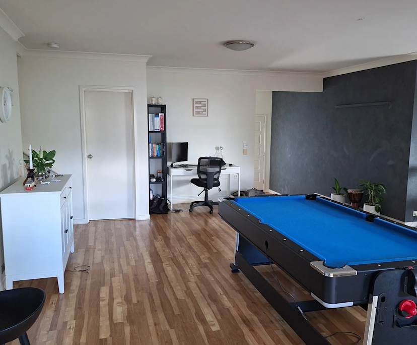 $350, Share-house, 3 bathrooms, Mount Ommaney QLD 4074