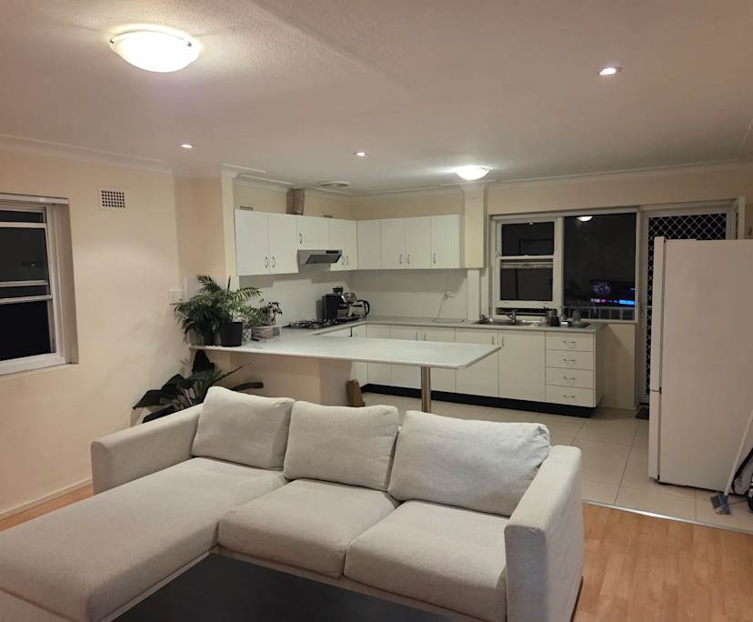 Furnished room in a flatshare