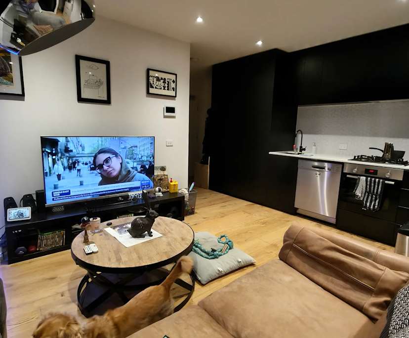 Furnished room in a flatshare