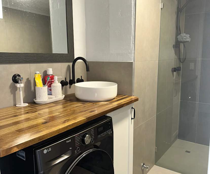 $380, Flatshare, 2 bathrooms, Labrador QLD 4215