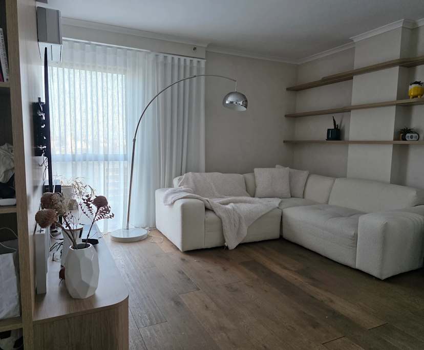 Furnished room in a flatshare