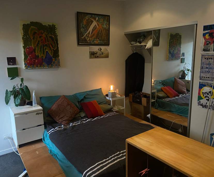 Unfurnished room in a flatshare