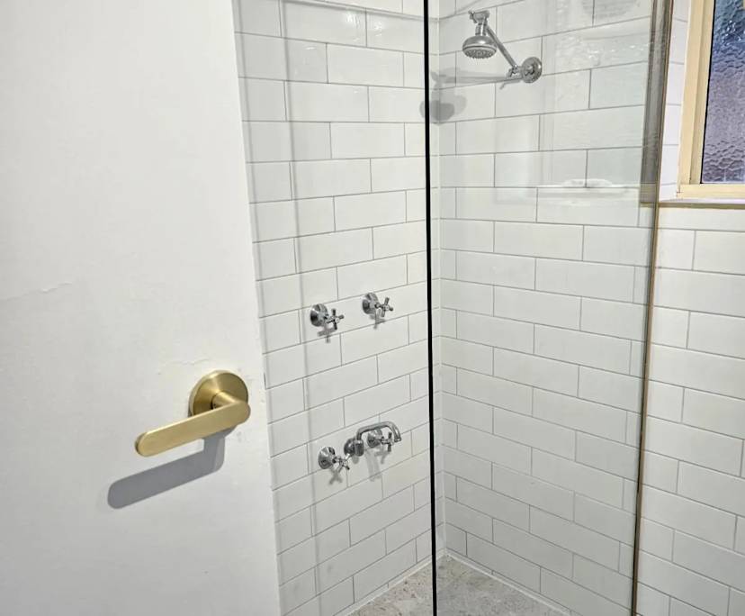 $490, 1-bed, 1 bathroom, Flemington VIC 3031