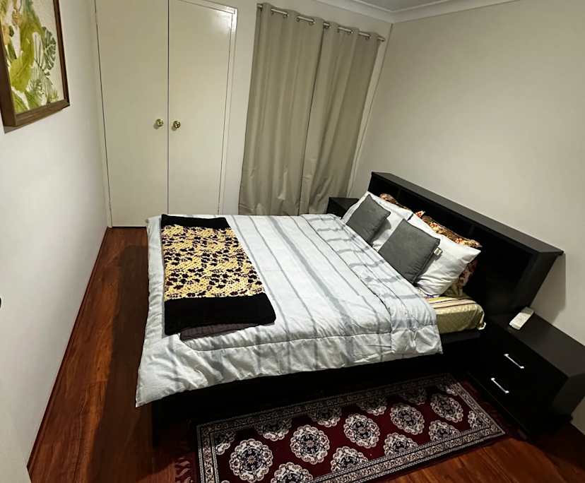 Furnished room in a flatshare