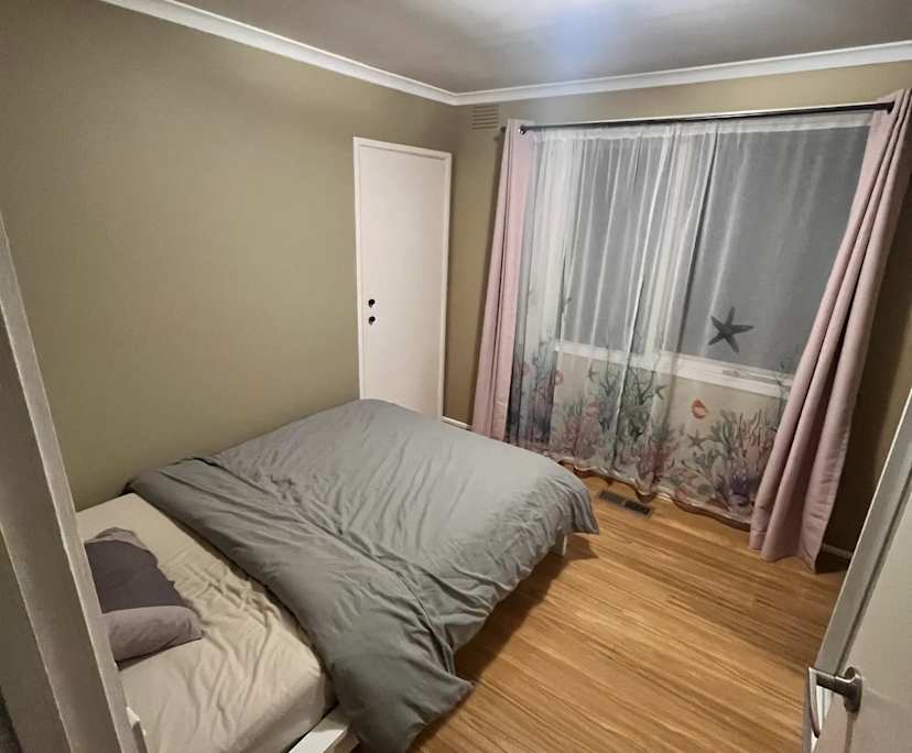 Room in a share house