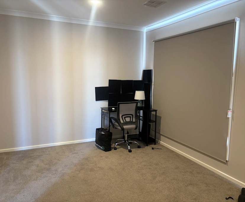 $200, Share-house, 5 bathrooms, Officer VIC 3809